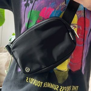 Lululemon Fanny Pack in Black.